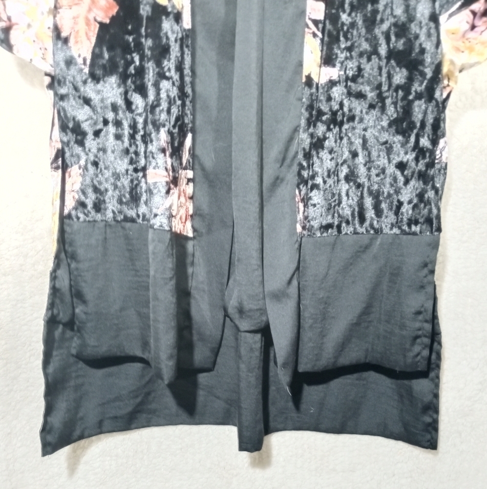 Urban Outfitters Out From Under Crushed Velvet Floral Kimono Duster Size XS - Picture 9 of 13
